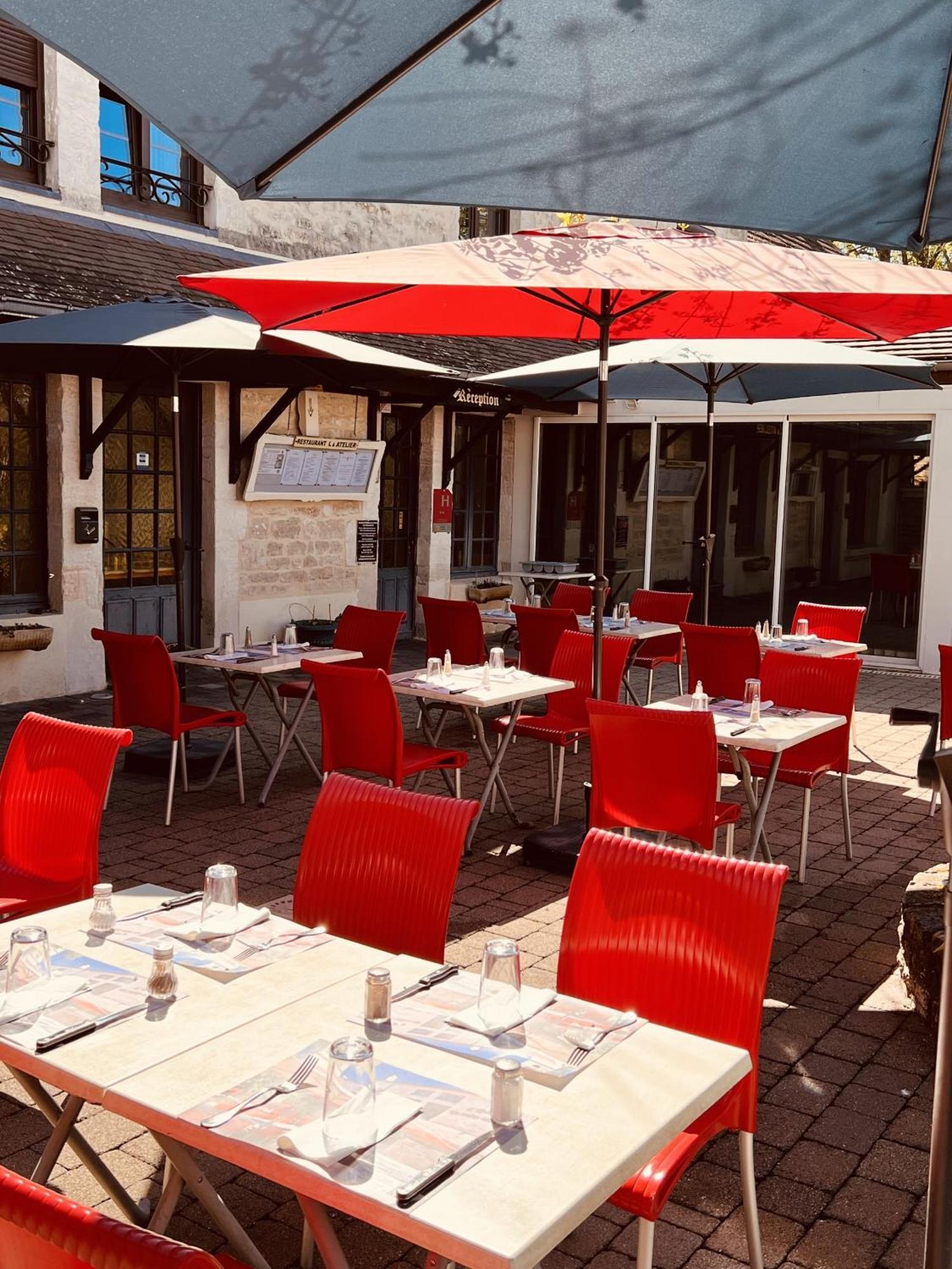 Hostellerie Au Rendez-Vous Des Amis Chaumont  Exterior foto